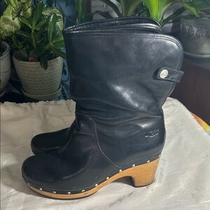 UGG Lynnea Boots With a Wooden Heel and Sheepskin Lining